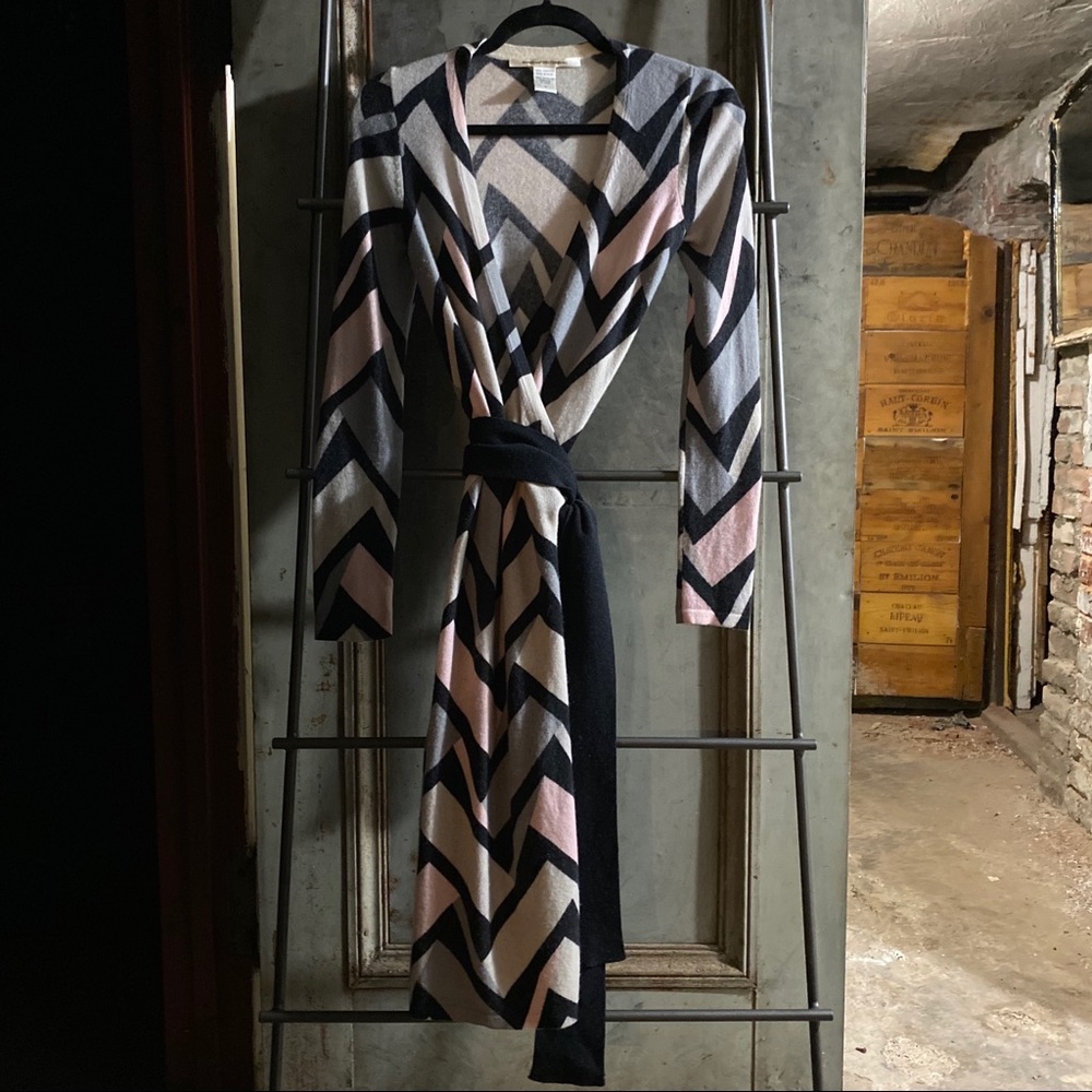 Diane von Furstenberg Cashmere Wrap Linda Dress - Picture 3 of 8